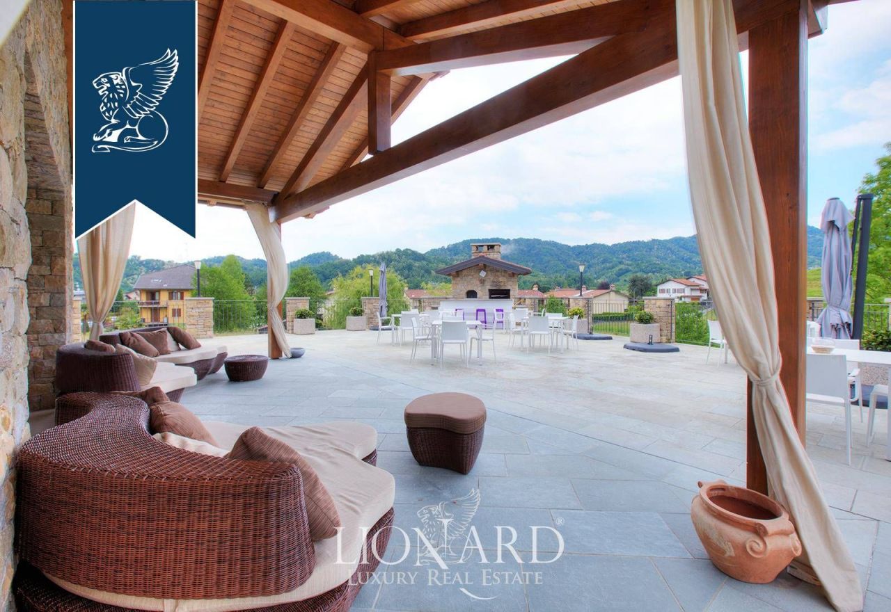 Дом в Бергамо, Италия, 2 400 м² - фото 9