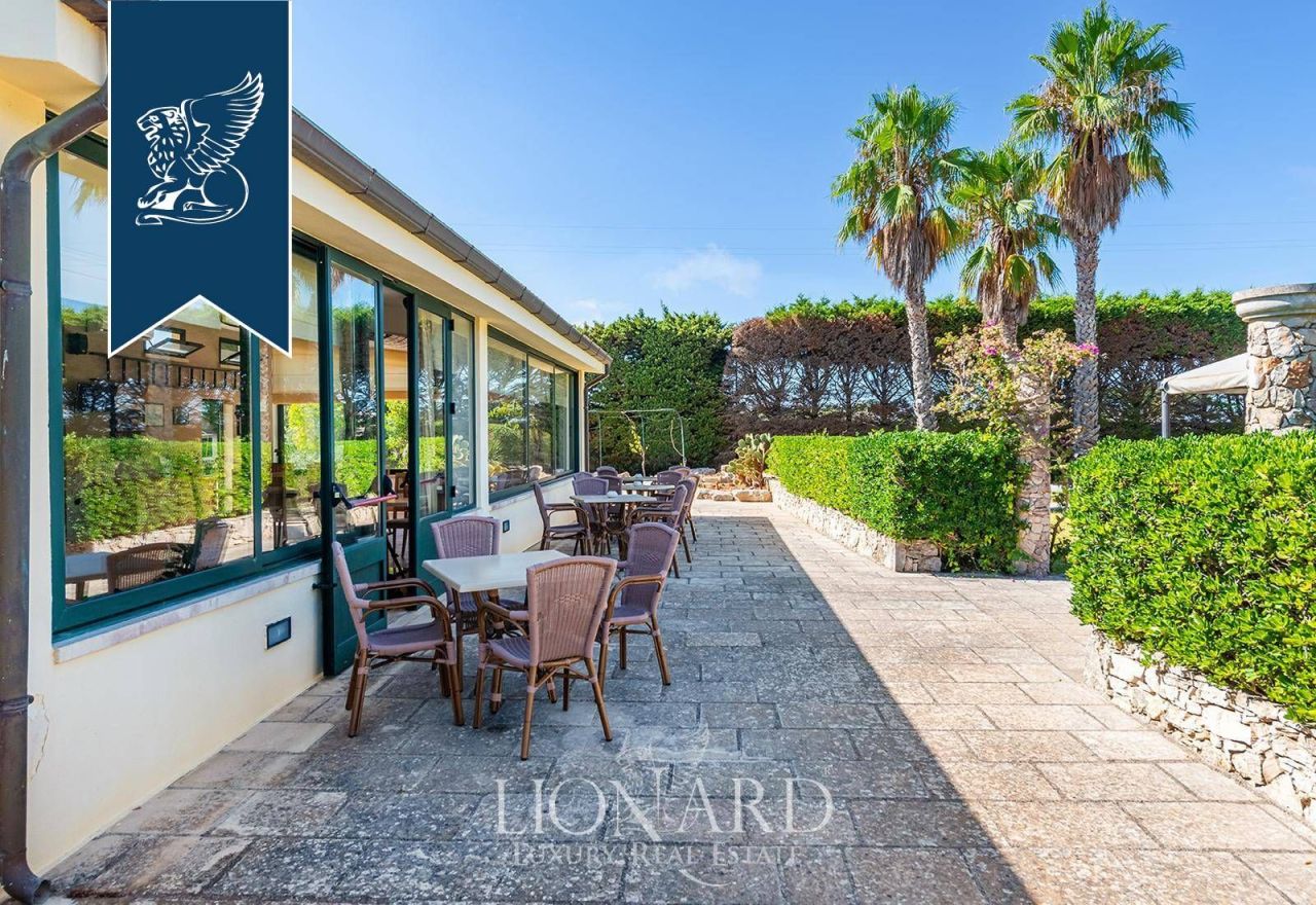 Ферма в Лечче, Италия, 1 000 м² - фото 9