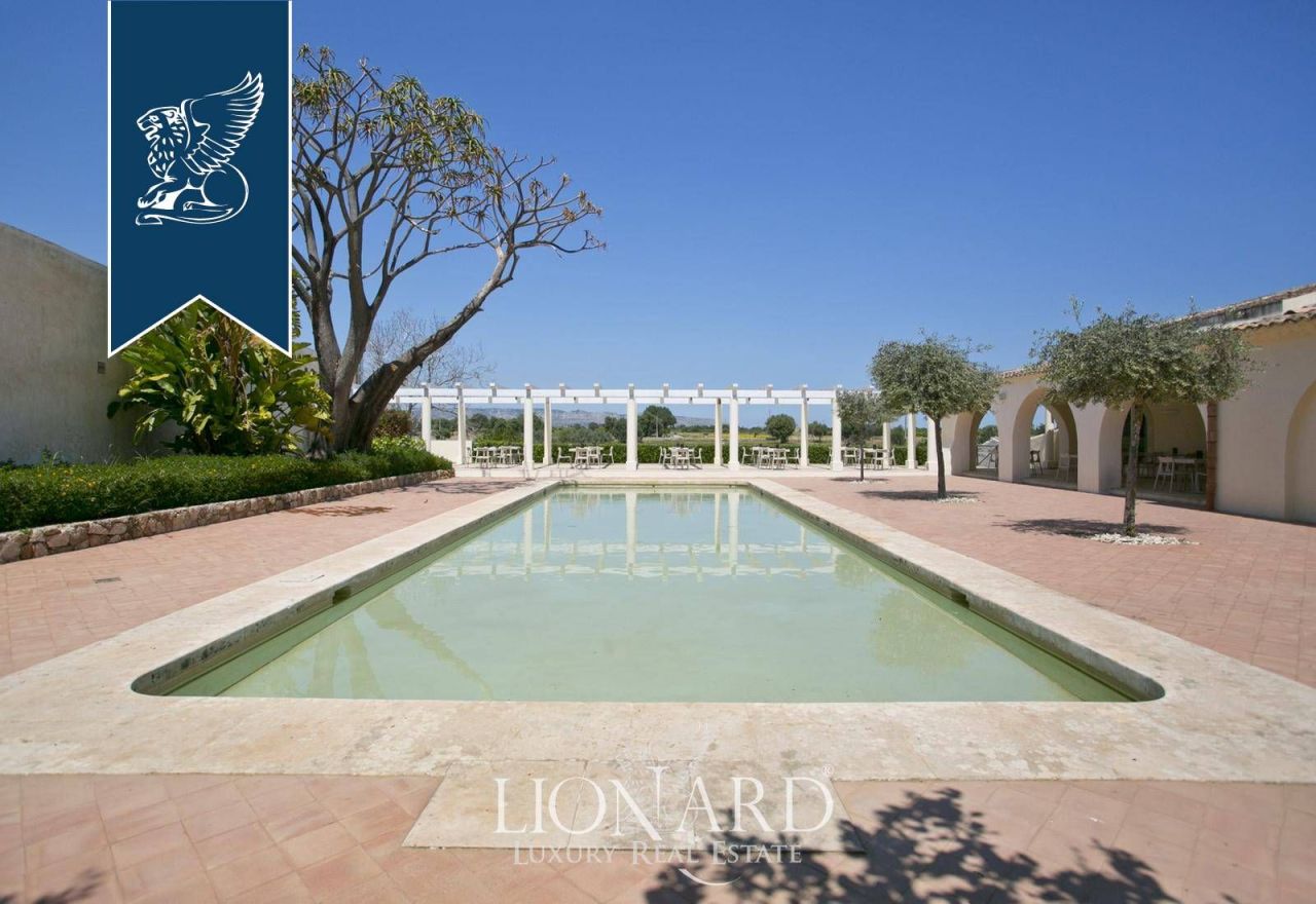 Отель, гостиница в Сиракузах, Италия, 10 000 м² - фото 9