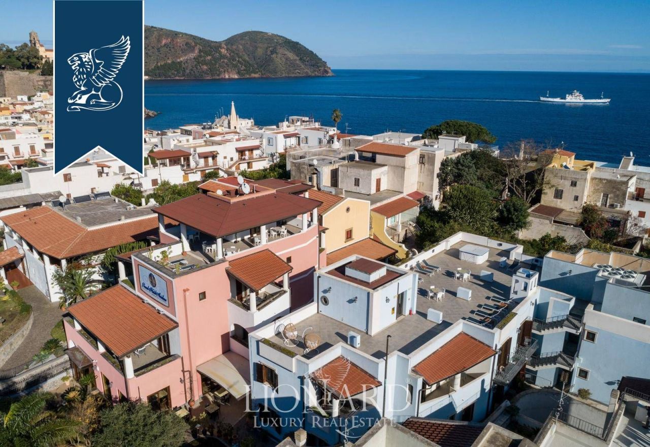 Отель, гостиница на Липари, Италия, 1 300 м² - фото 9