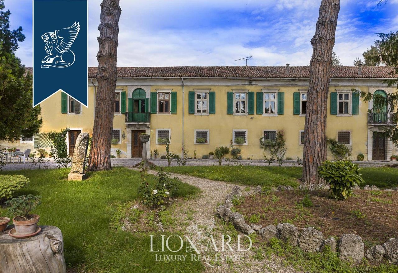 Вилла в Удине, Италия, 6 000 м² - фото 9