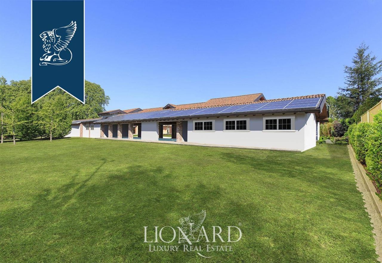 Вилла в Новаре, Италия, 2 100 м² - фото 9