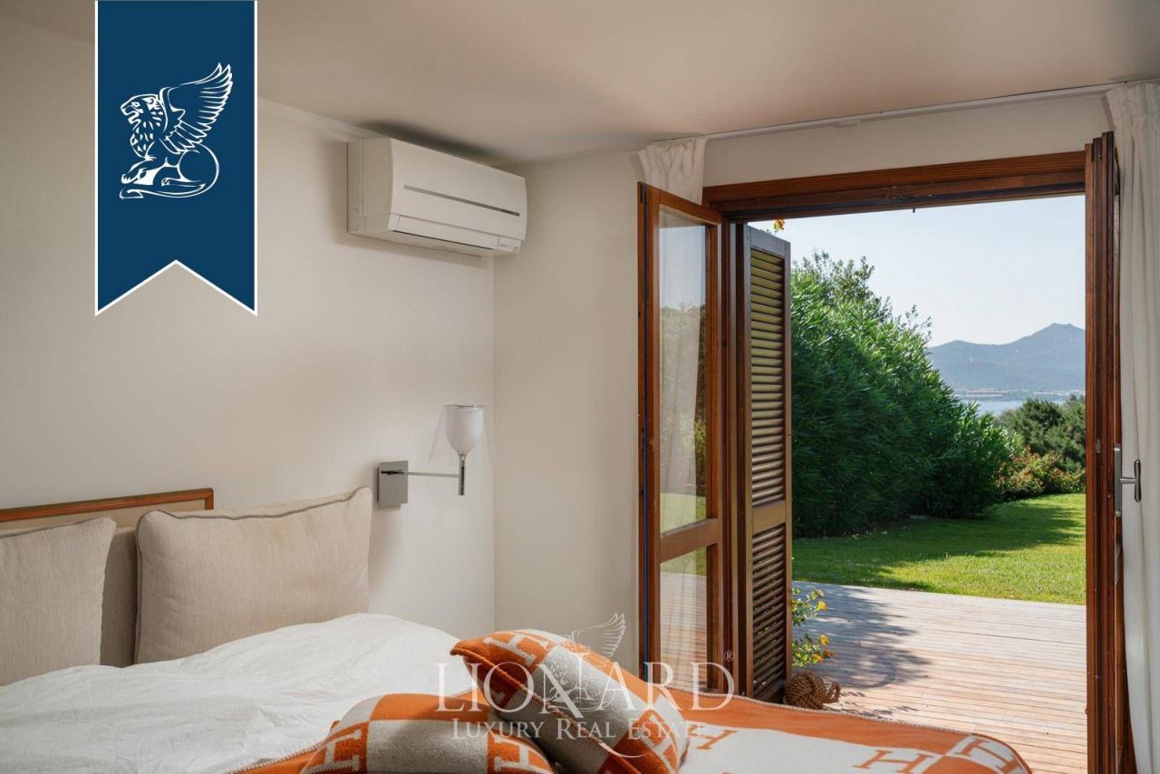 Вилла в Ольбии, Италия, 340 м² - фото 11