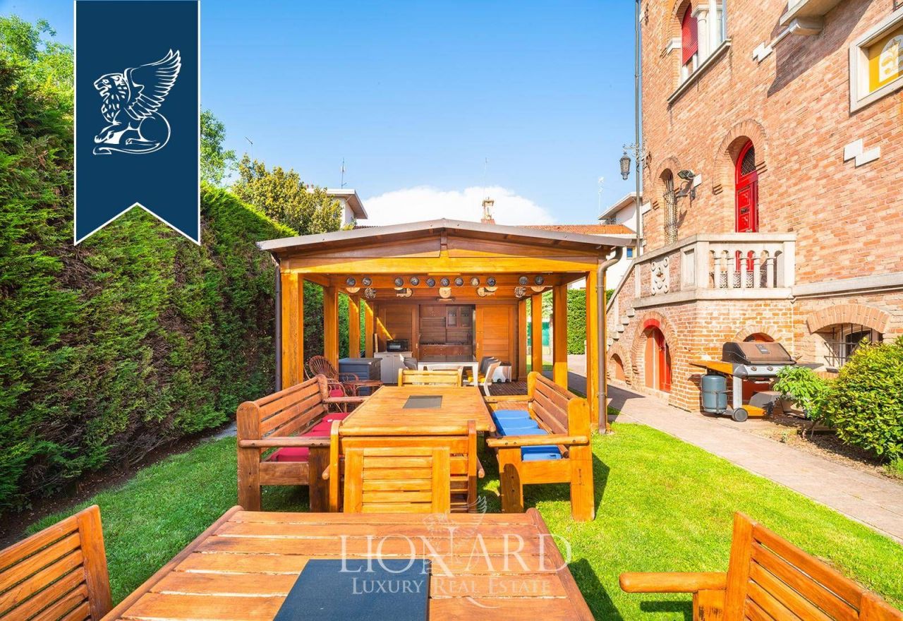 Вилла в Венеции, Италия, 800 м² - фото 11