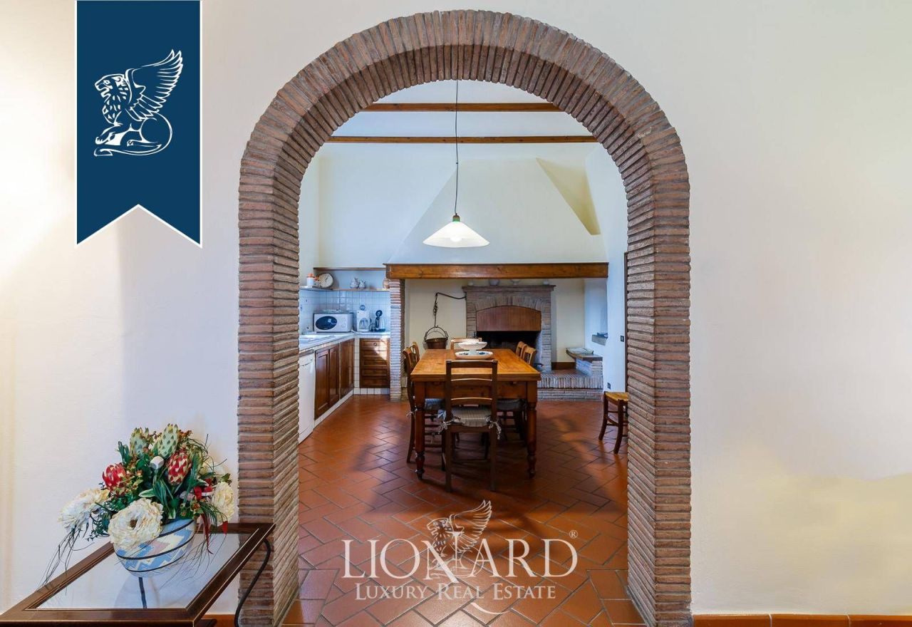 Вилла в Винчи, Италия, 1 100 м² - фото 11