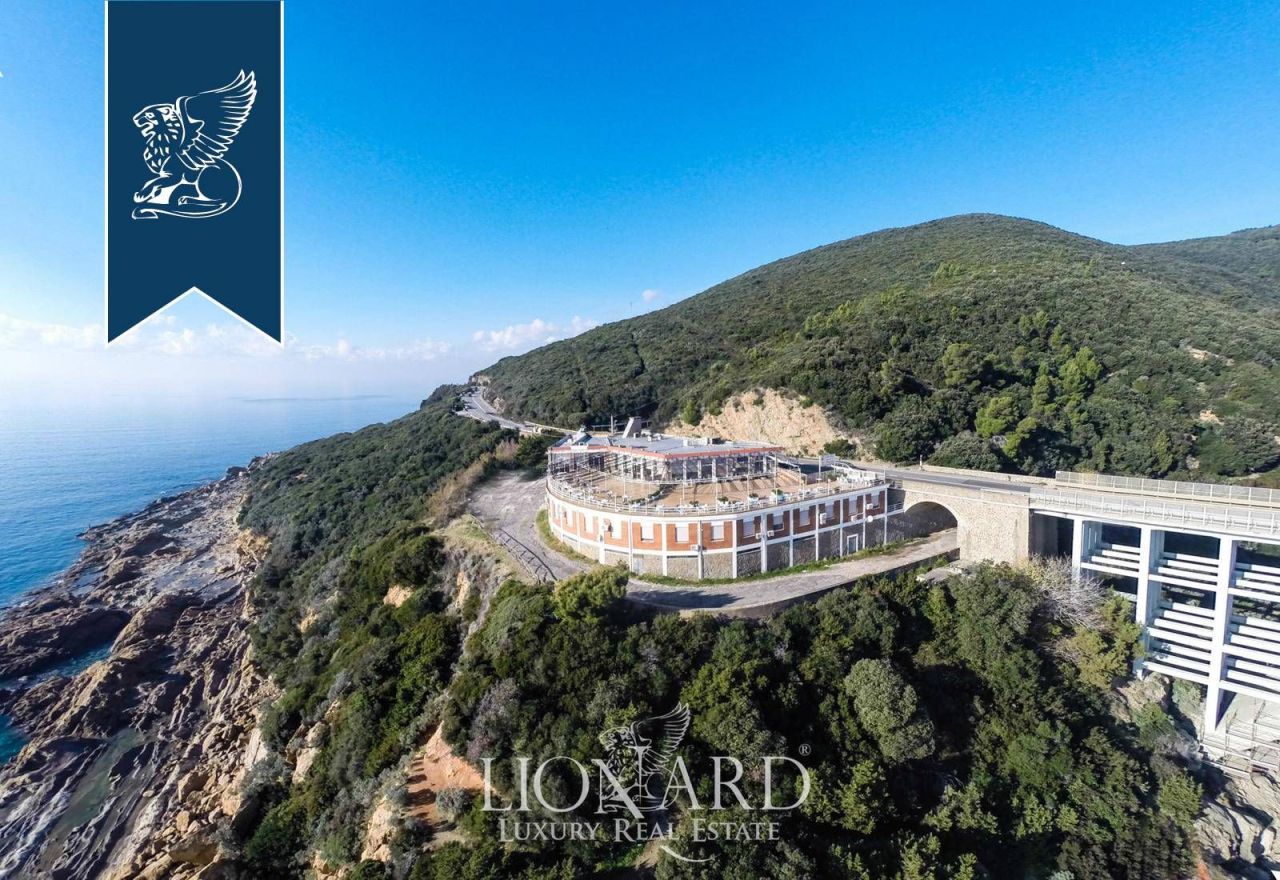 Отель, гостиница в Ливорно, Италия, 860 м² - фото 11