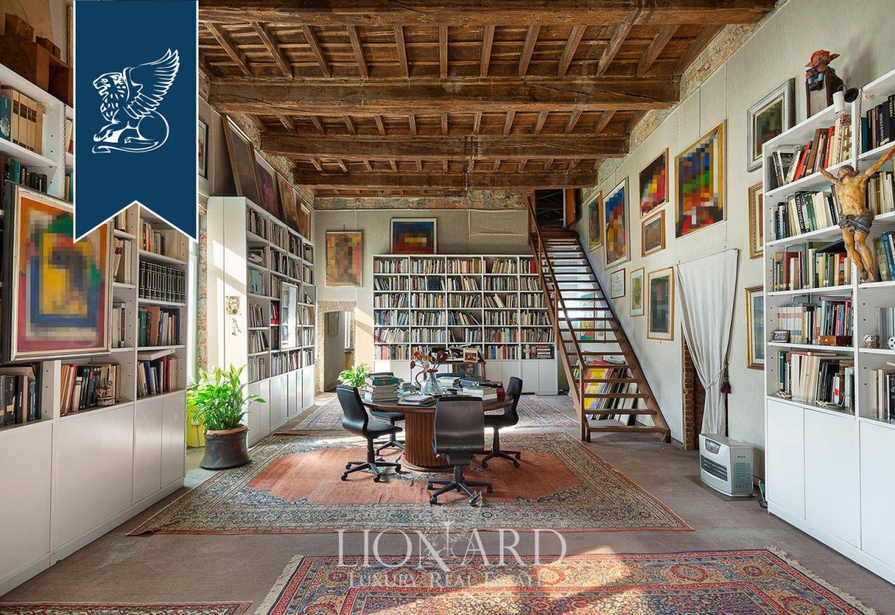 Замок в Павии, Италия, 2 600 м² - фото 11