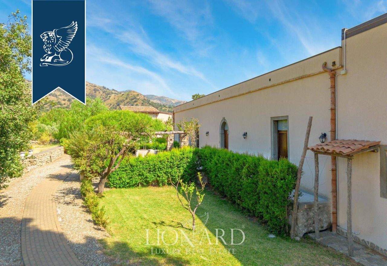 Ферма в Катании, Италия, 897 м² - фото 11