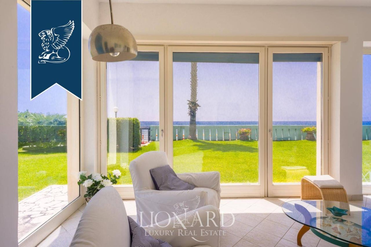 Вилла в Латина, Италия, 550 м² - фото 11