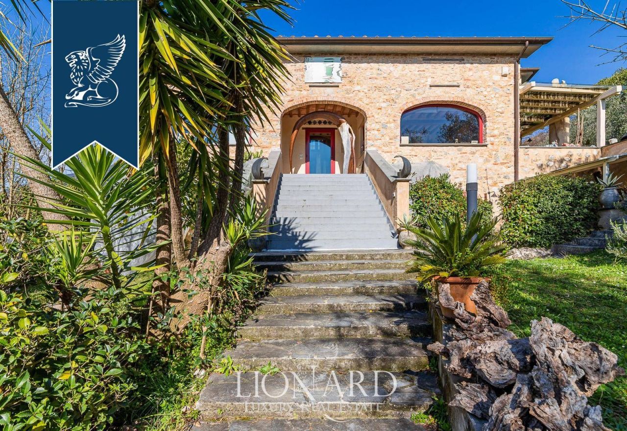 Вилла в Камайоре, Италия, 360 м² - фото 11