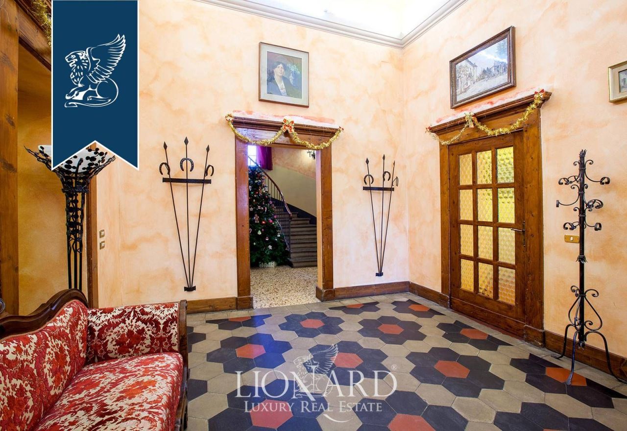 Ферма в Монце, Италия, 3 000 м² - фото 11