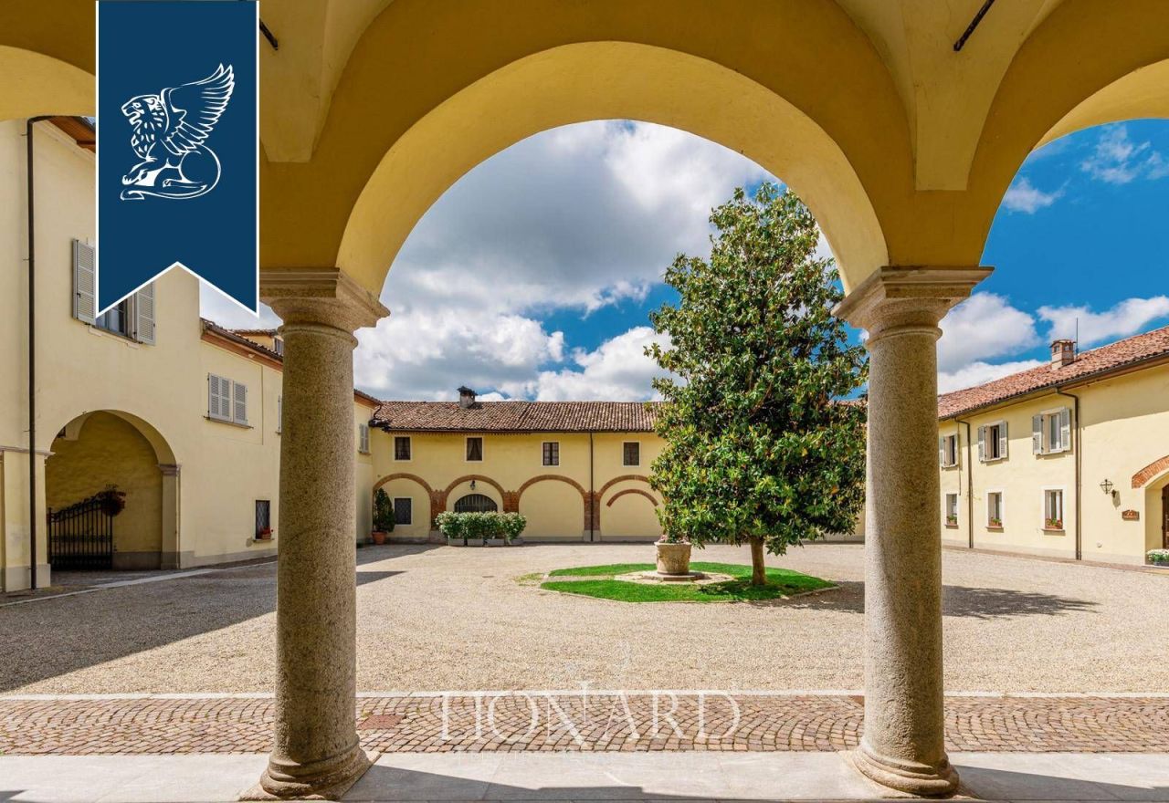 Ферма в Павии, Италия, 2 000 м² - фото 11