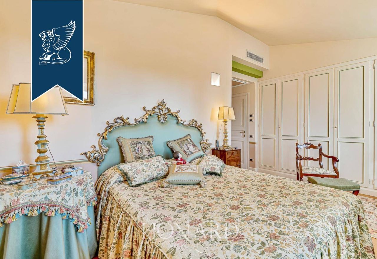 Вилла в Капаннори, Италия, 600 м² - фото 11