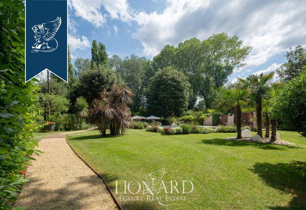 Вилла в Массе, Италия, 1 100 м² - фото 11