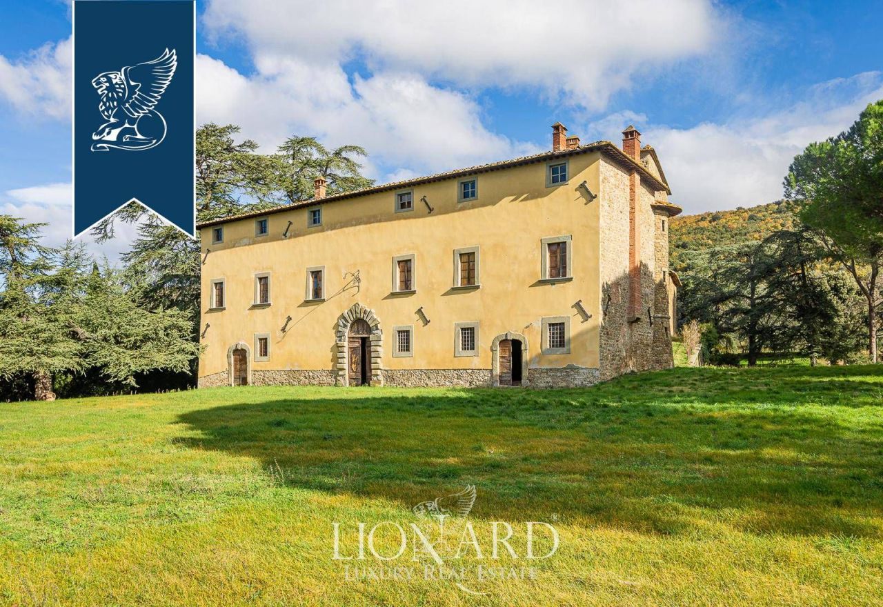 Замок в Ареццо, Италия, 3 000 м² - фото 11