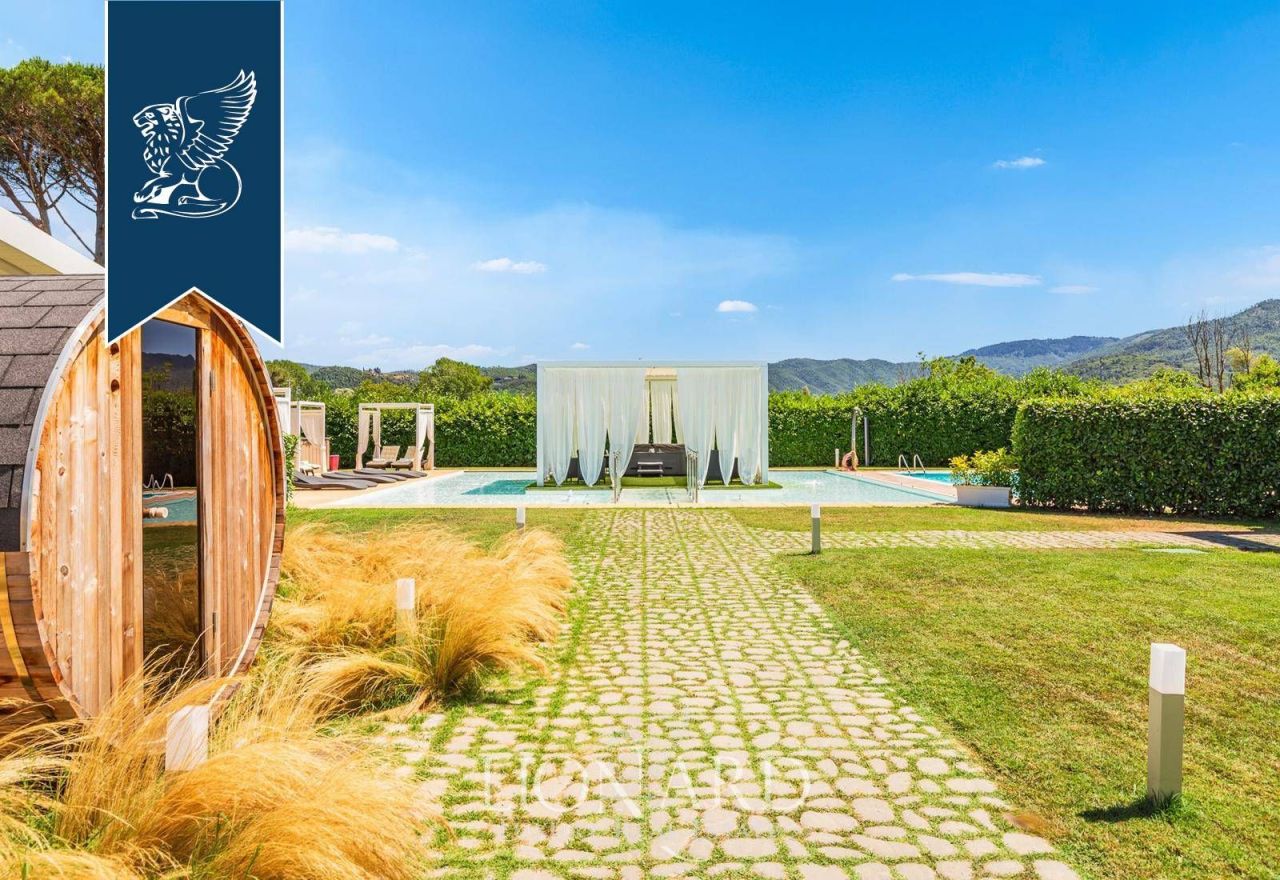 Отель, гостиница в Ареццо, Италия, 2 500 м² - фото 11