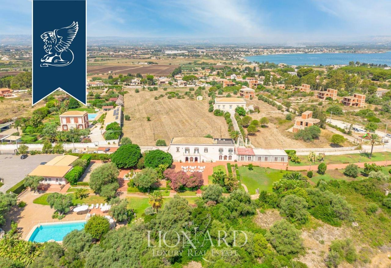 Вилла в Сиракузах, Италия, 1 000 м² - фото 11