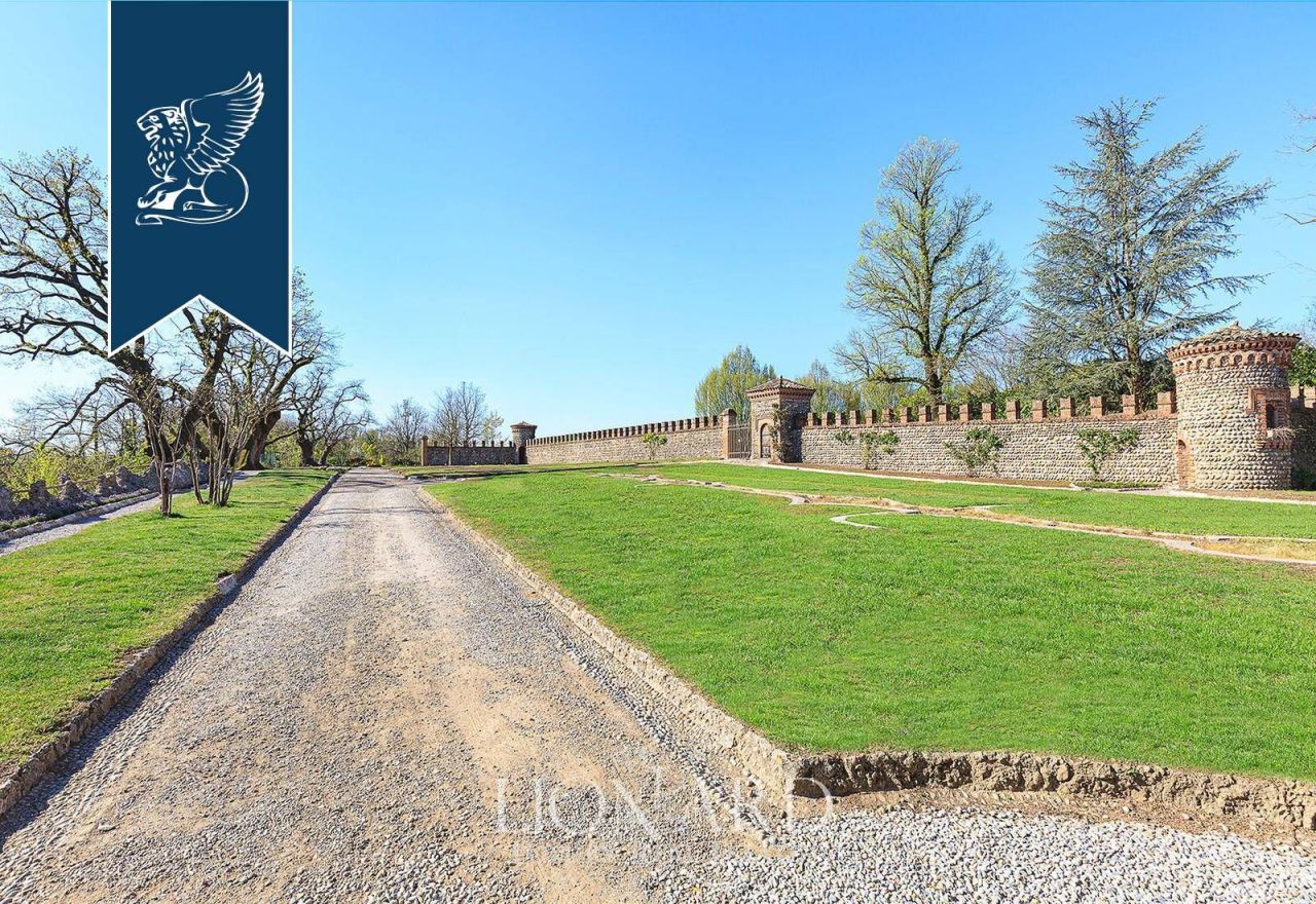 Замок в Бергамо, Италия, 2 200 м² - фото 11