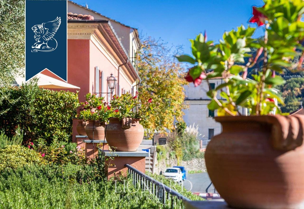 Отель, гостиница в Империи, Италия, 1 000 м² - фото 11