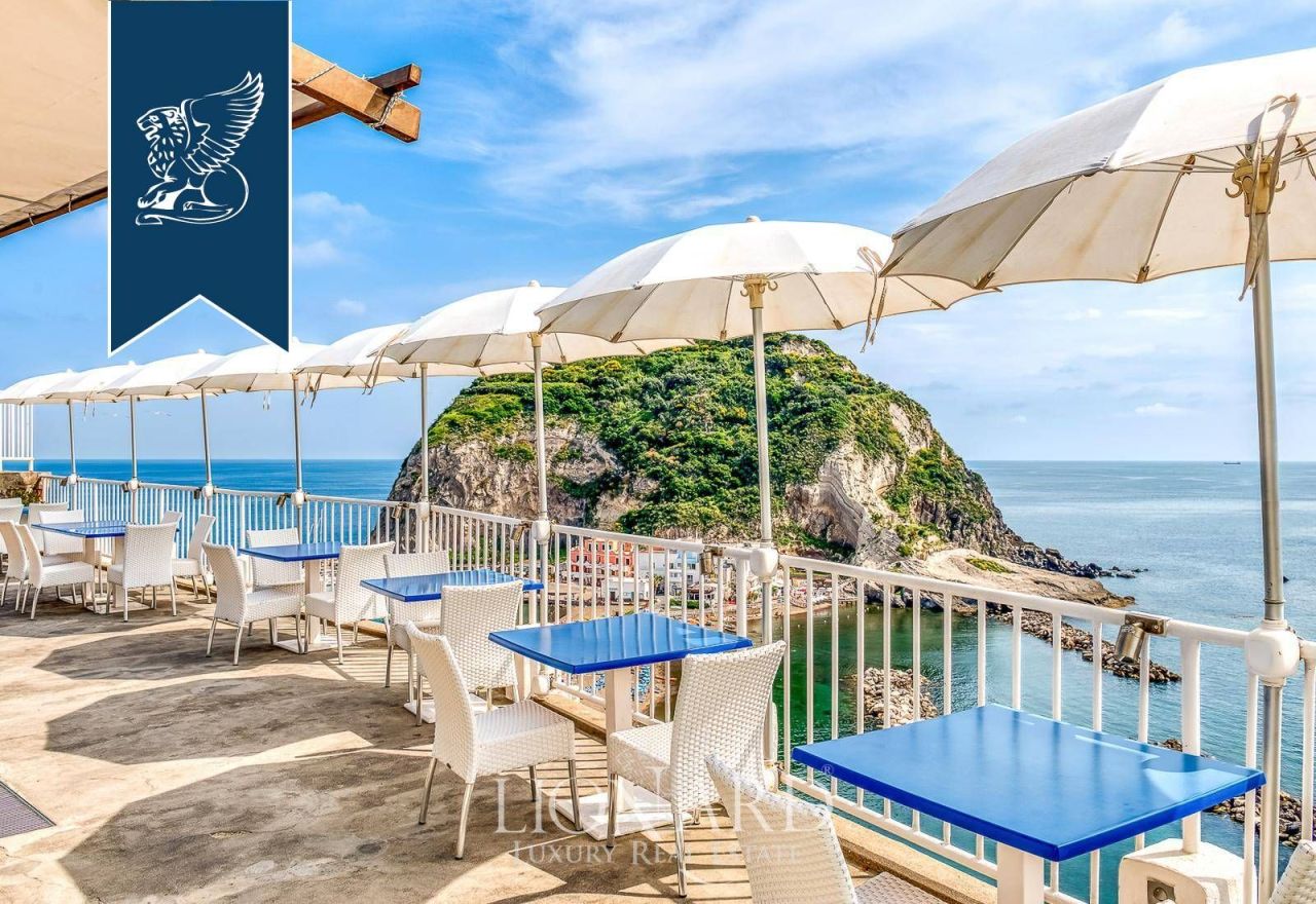 Отель, гостиница в Неаполе, Италия, 1 200 м² - фото 11