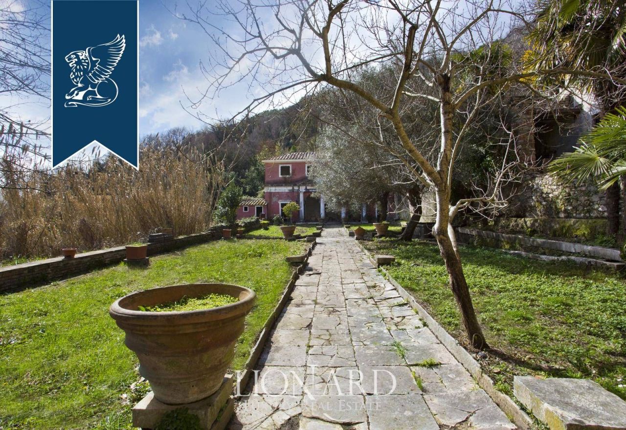 Вилла в Карраре, Италия, 2 000 м² - фото 11