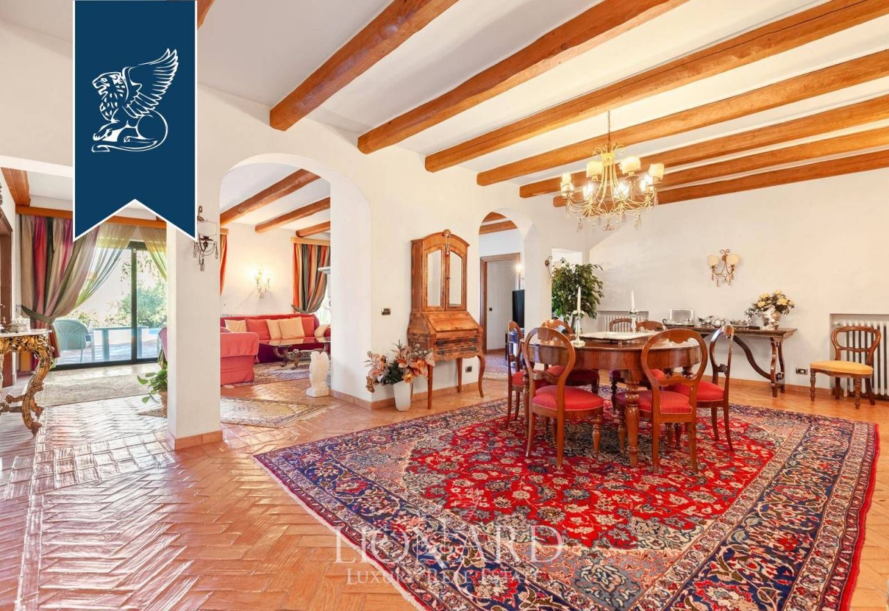 Вилла в Риме, Италия, 820 м² - фото 11