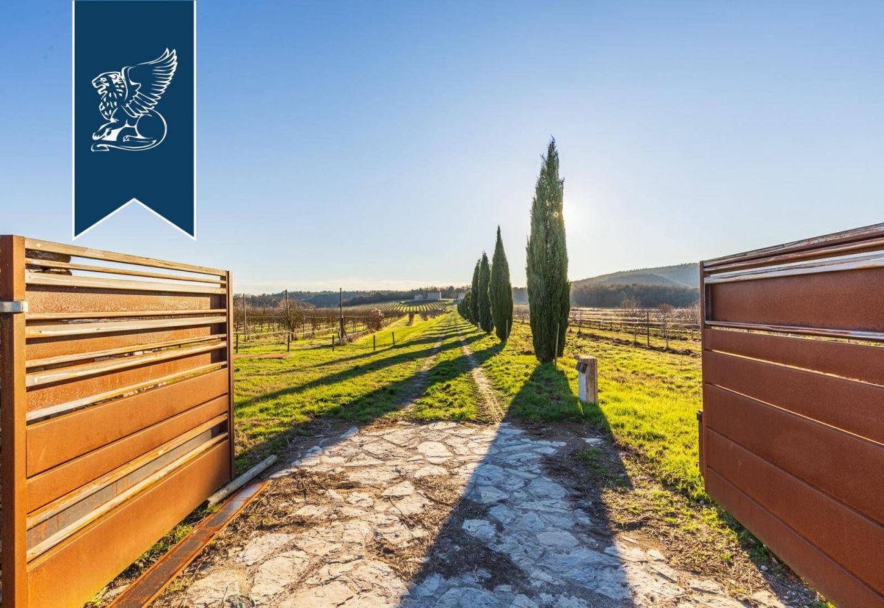 Ферма в Сиене, Италия, 1 400 м² - фото 11