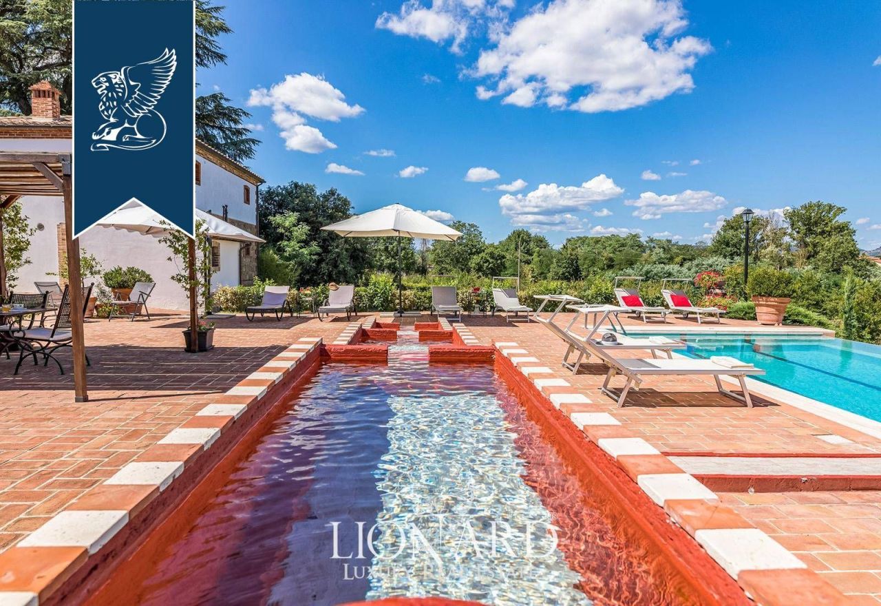 Вилла в Ареццо, Италия, 1 200 м² - фото 11