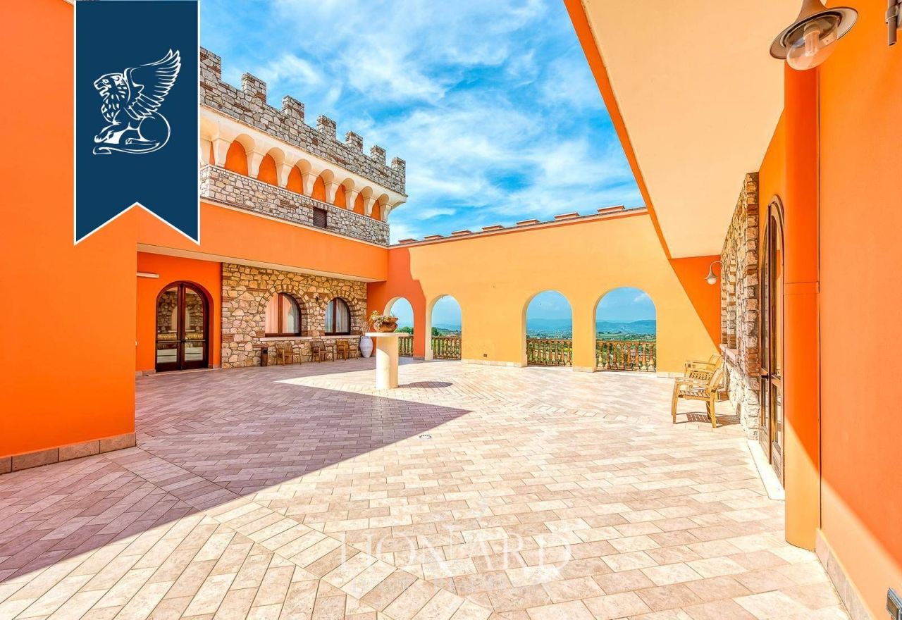 Замок в Авеллино, Италия, 6 000 м² - фото 11