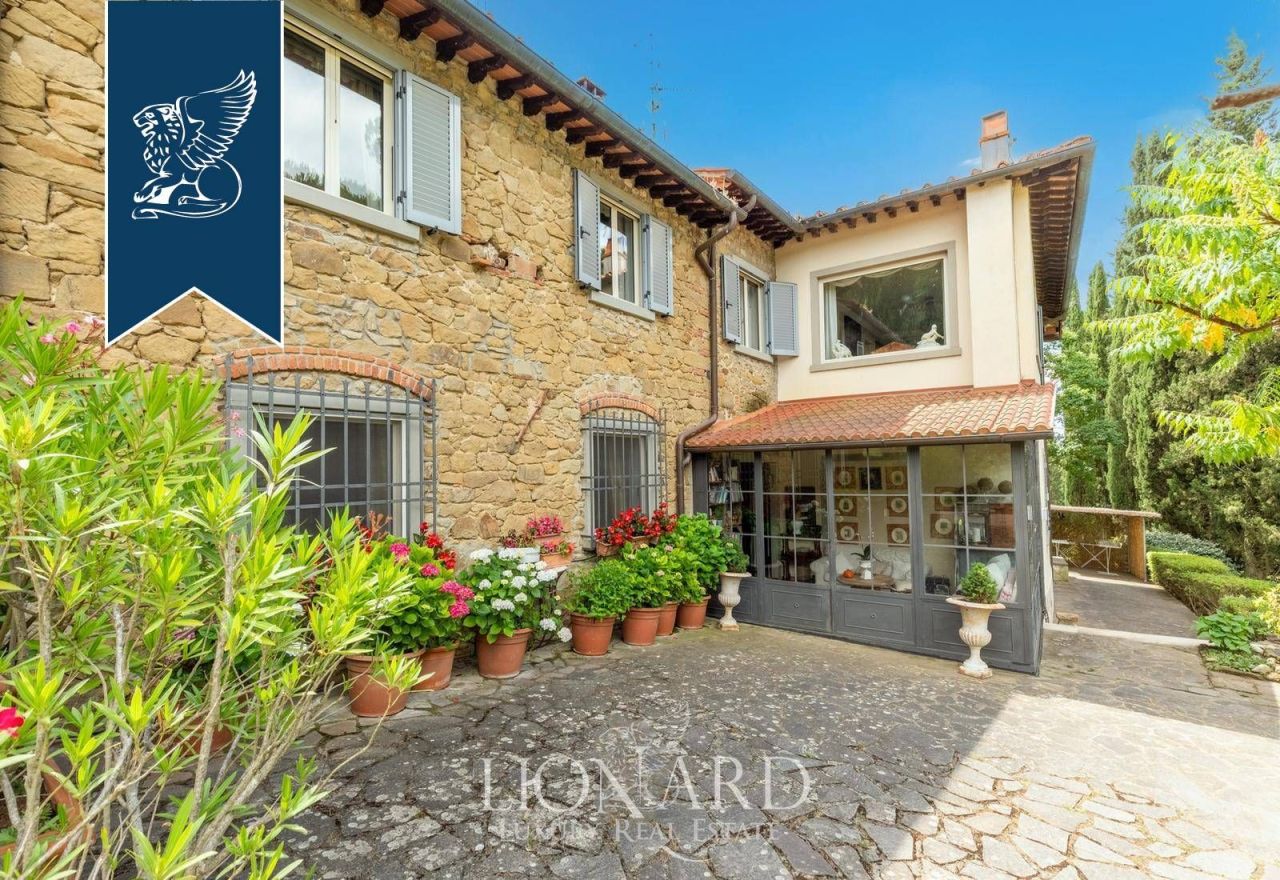 Вилла в Ареццо, Италия, 550 м² - фото 11