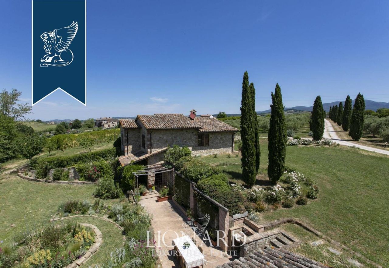 Ферма в Тоди, Италия, 683 м² - фото 11