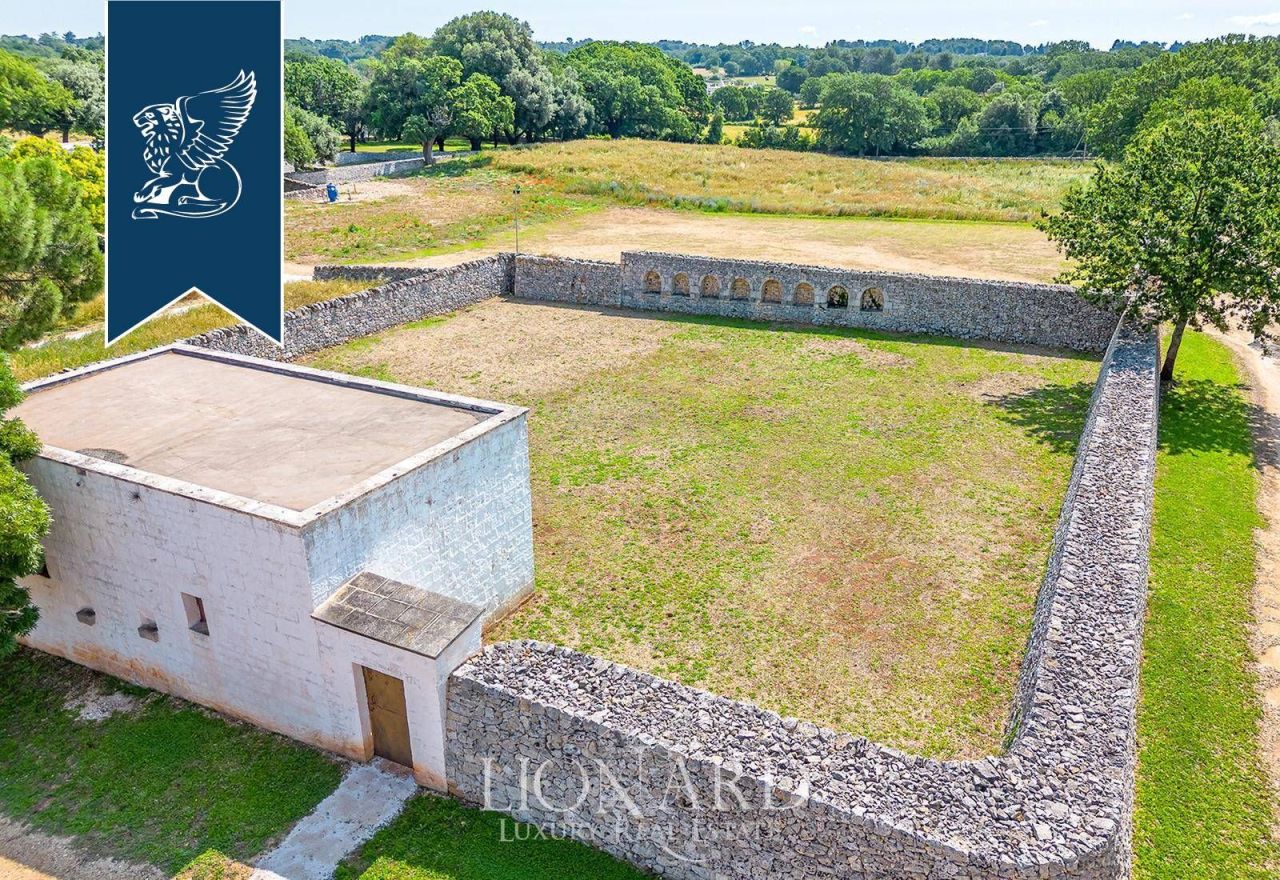 Вилла в Таранто, Италия, 3 850 м² - фото 11