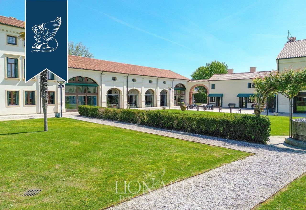 Вилла в Падуе, Италия, 3 200 м² - фото 11