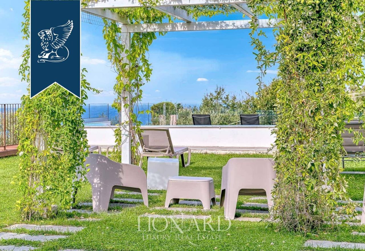 Отель, гостиница в Салерно, Италия, 750 м² - фото 10