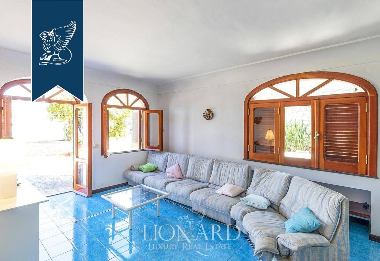 Вилла в Неаполе, Италия, 300 м² - фото 10