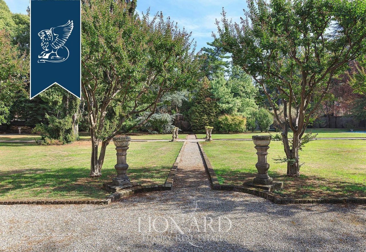 Вилла в Милане, Италия, 2 500 м² - фото 10