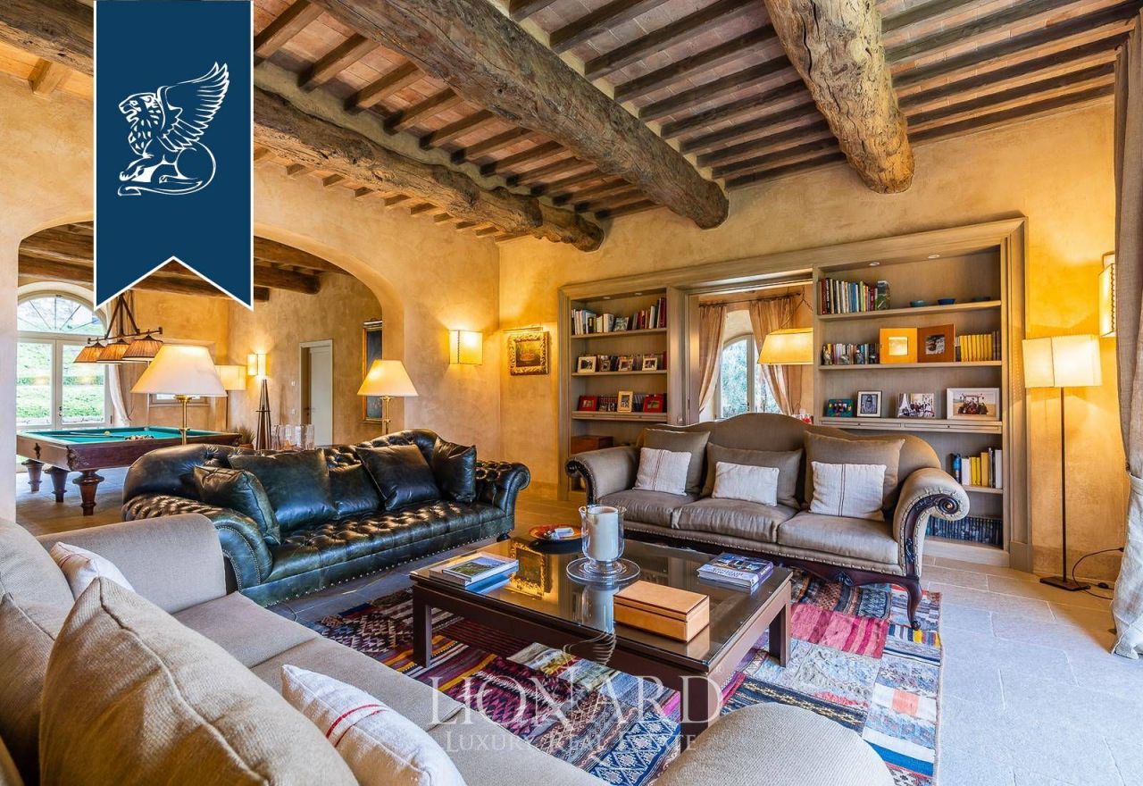 Замок в Сиене, Италия, 10 200 м² - фото 11