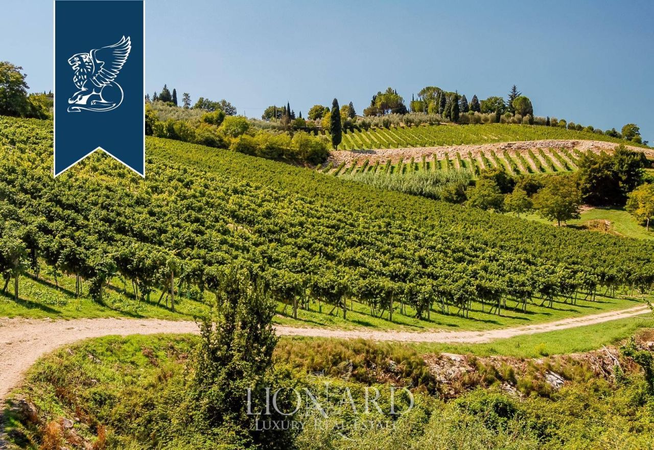 Ферма во Флоренции, Италия, 2 400 м² - фото 10