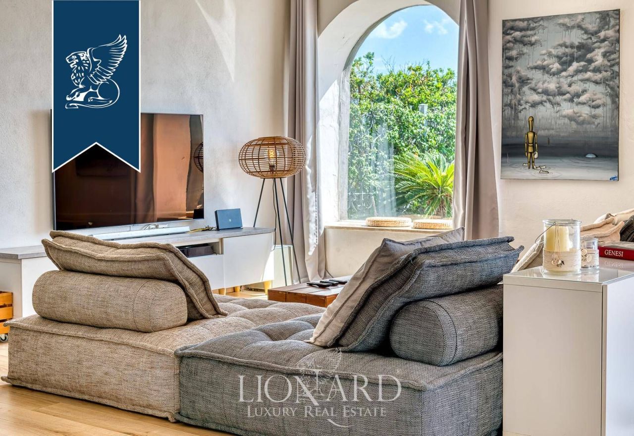 Вилла в Неаполе, Италия, 385 м² - фото 10