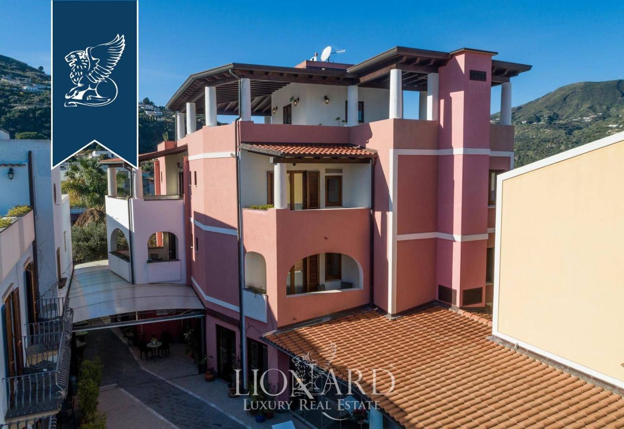 Отель, гостиница на Липари, Италия, 1 300 м² - фото 10