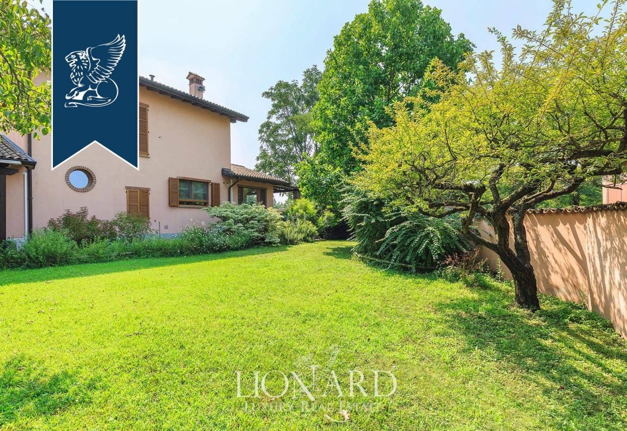 Ферма в Милане, Италия, 3 500 м² - фото 10