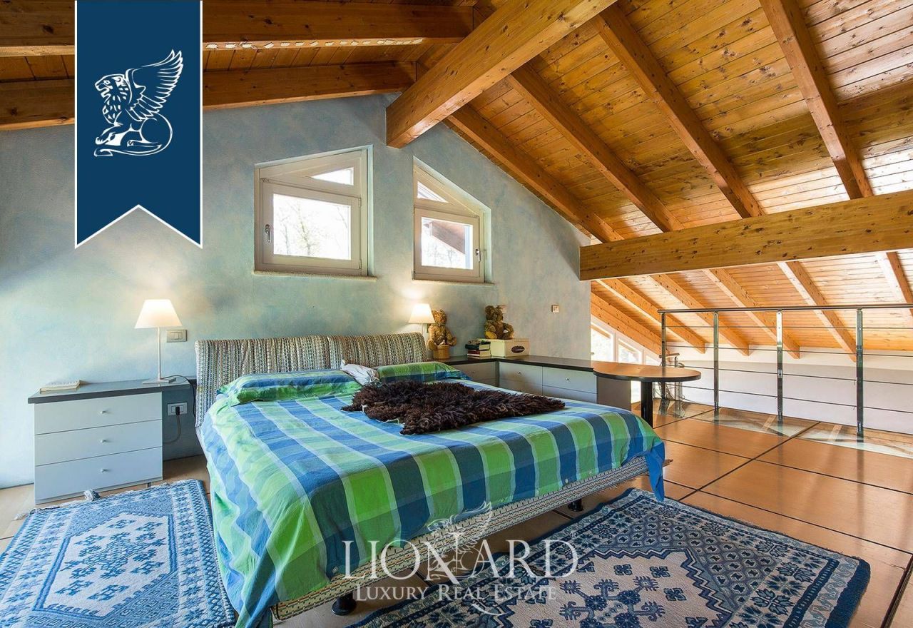 Вилла в Новаре, Италия, 700 м² - фото 10