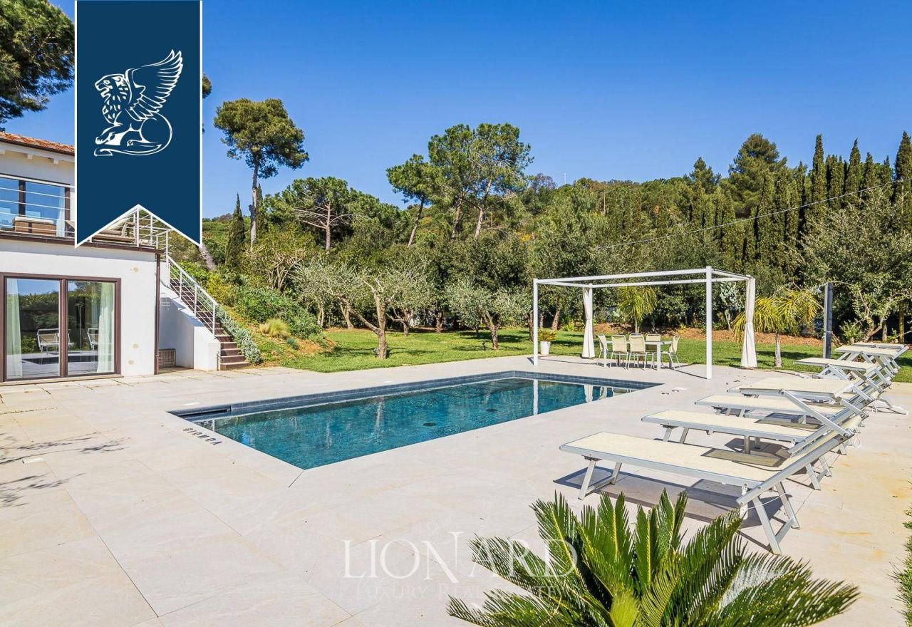 Вилла в Ливорно, Италия, 415 м² - фото 11