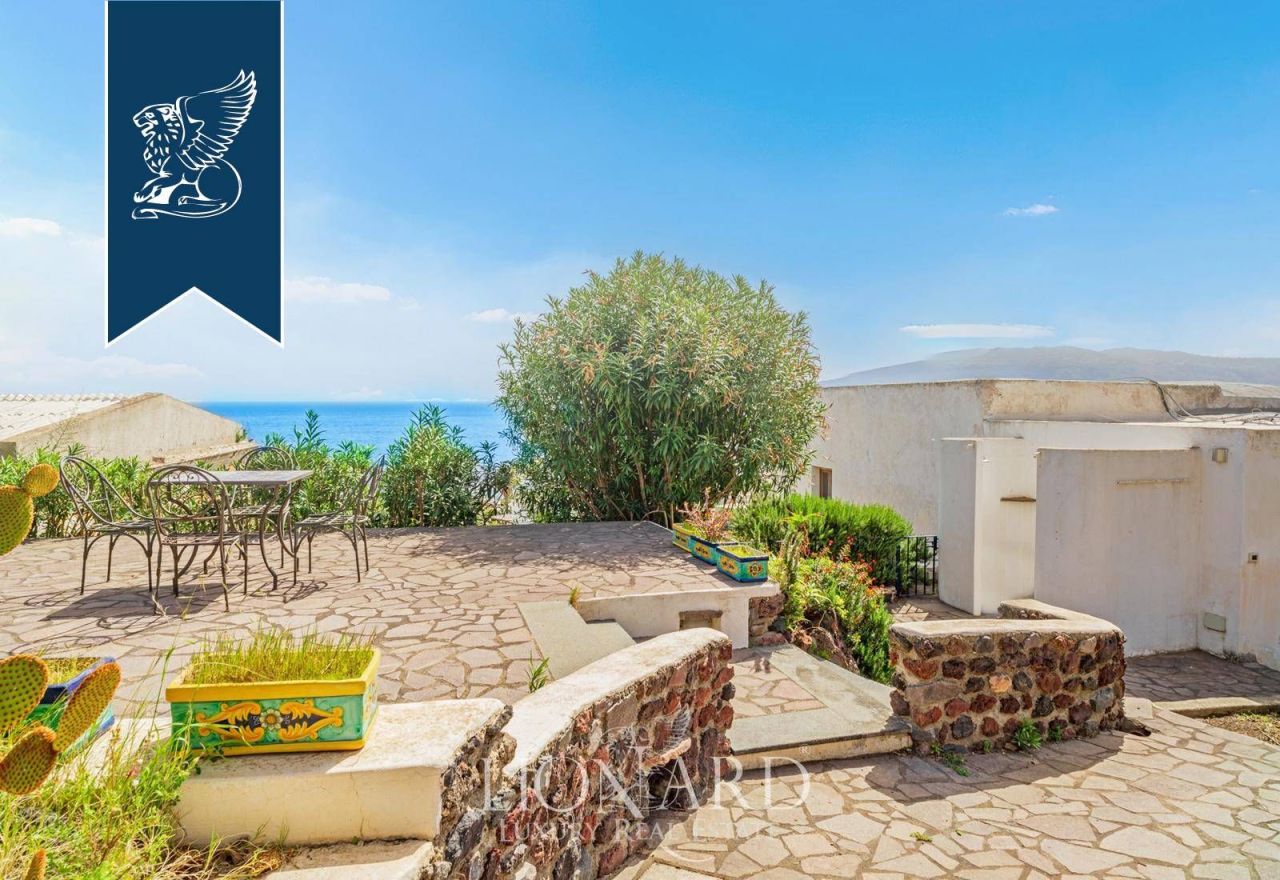 Вилла в Мессине, Италия, 300 м² - фото 12