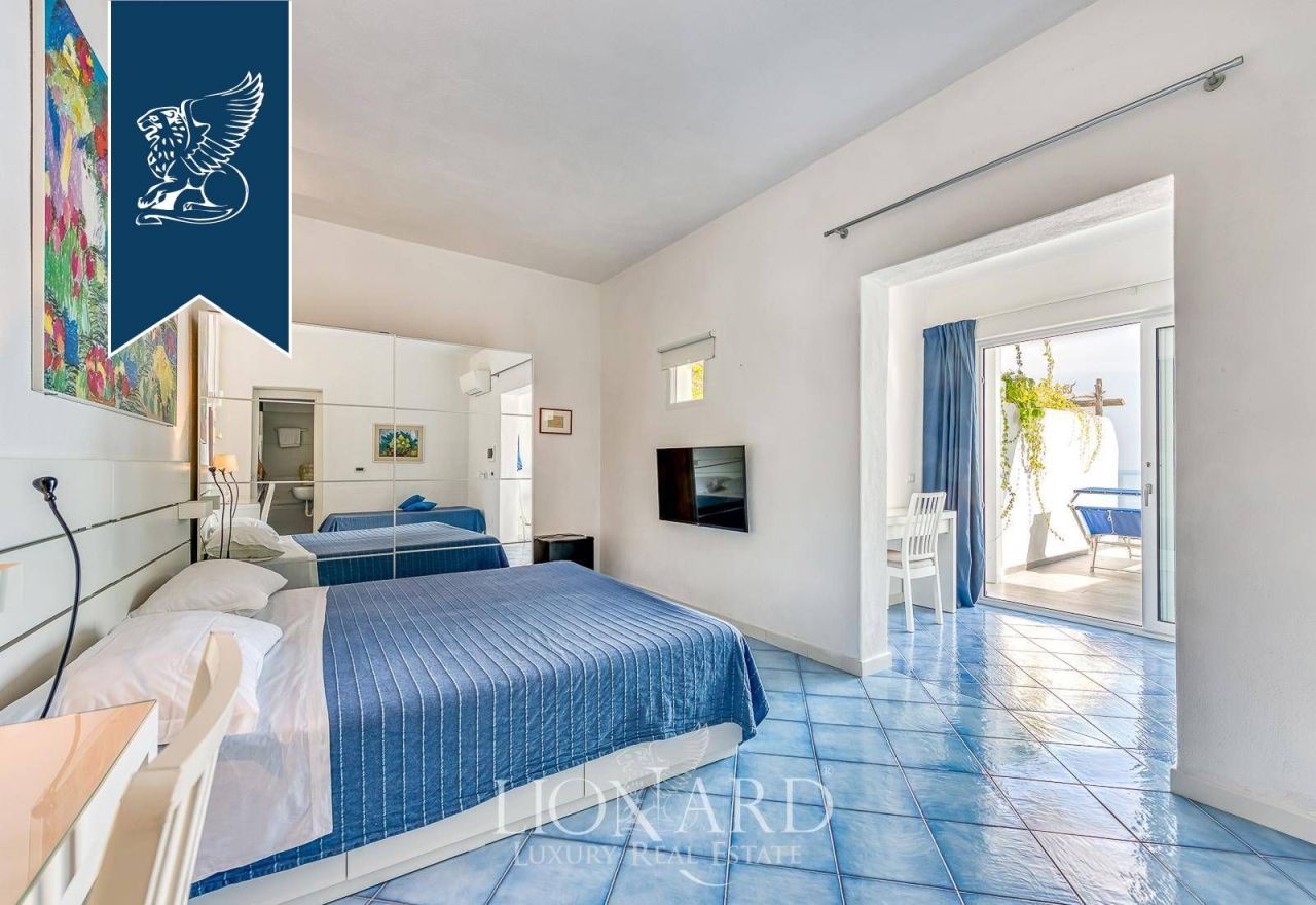 Отель, гостиница в Неаполе, Италия, 400 м² - фото 12