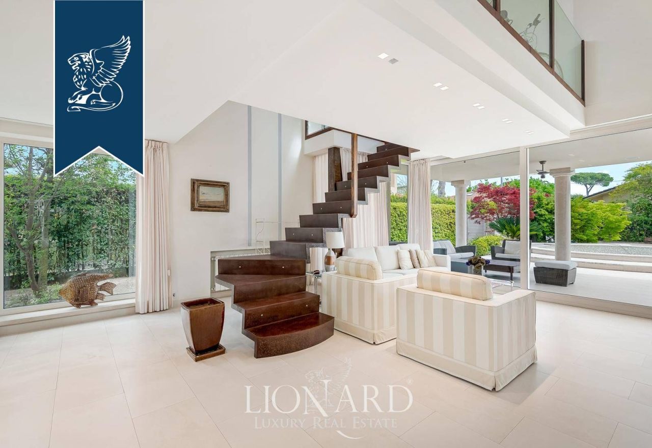 Вилла в Форте деи Марми, Италия, 300 м² - фото 12