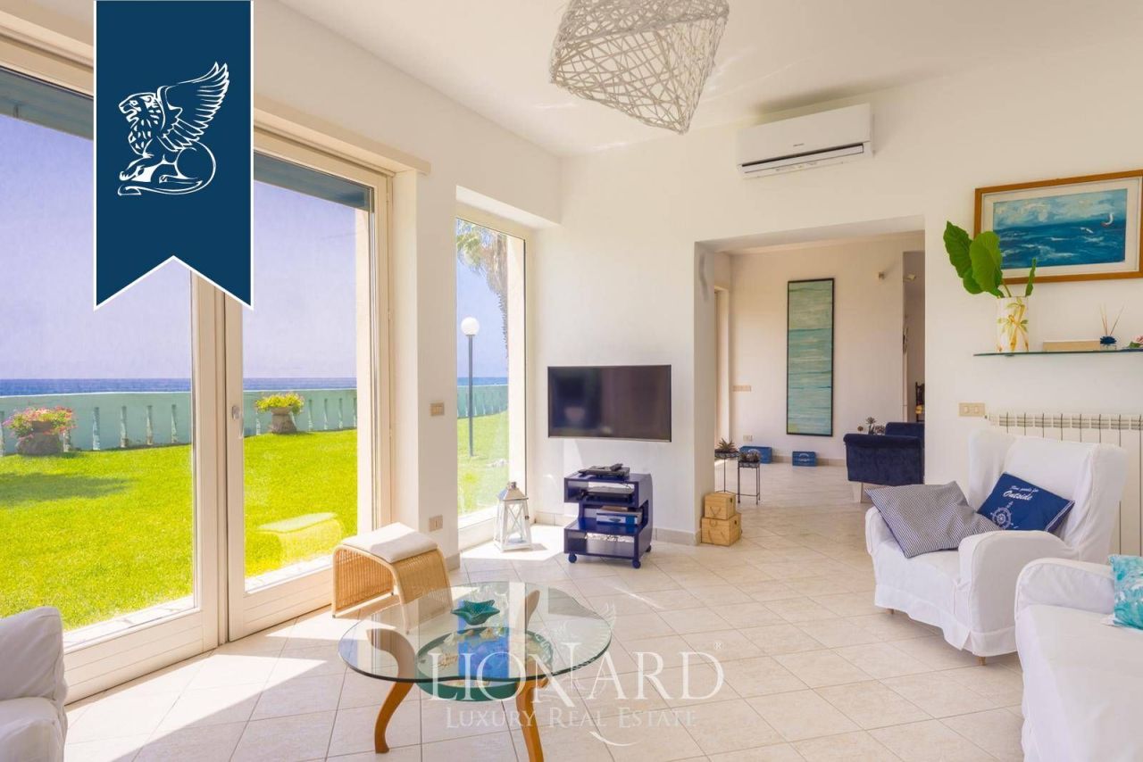 Вилла в Латина, Италия, 550 м² - фото 12