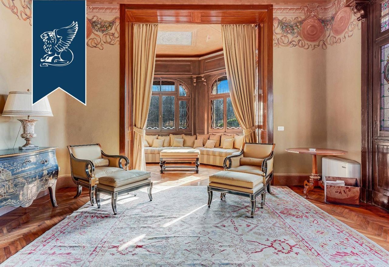 Вилла в Брешии, Италия, 3 100 м² - фото 12