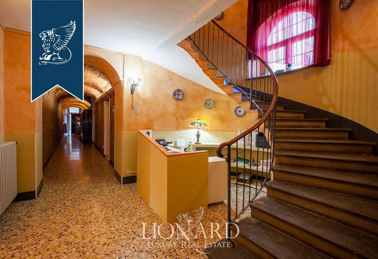 Ферма в Монце, Италия, 3 000 м² - фото 12