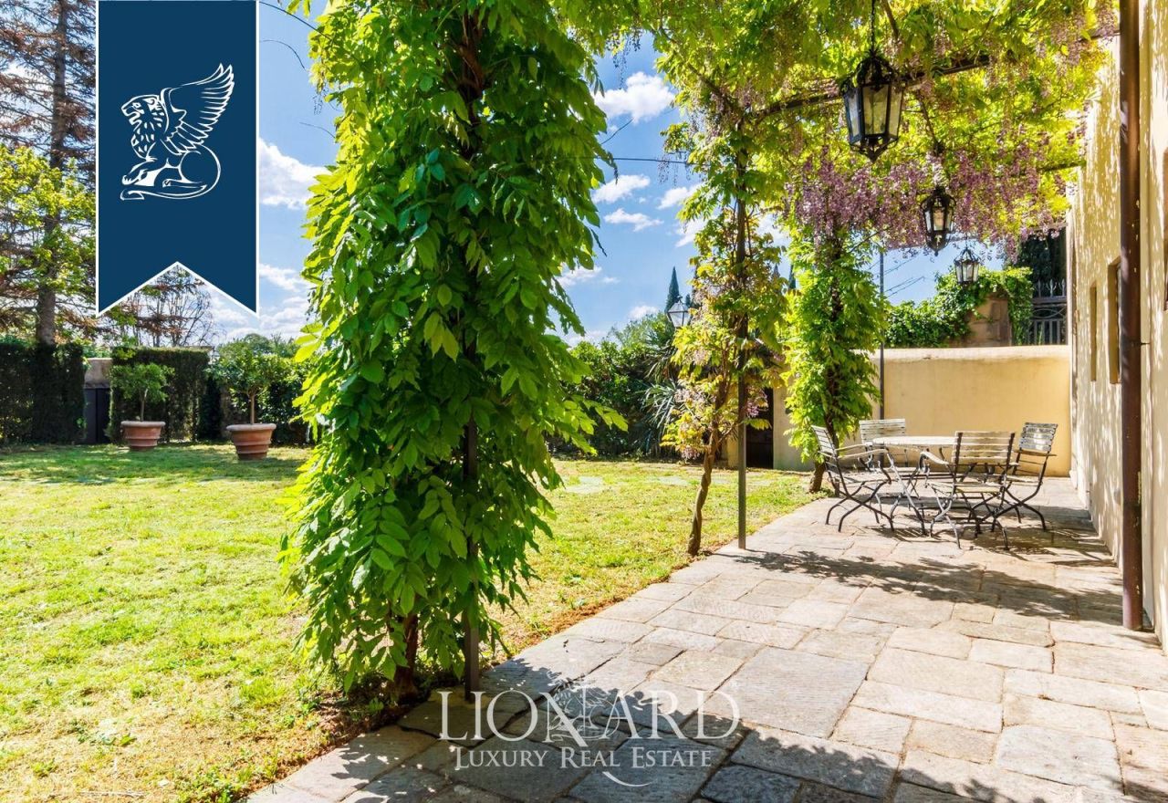 Вилла во Флоренции, Италия, 300 м² - фото 12
